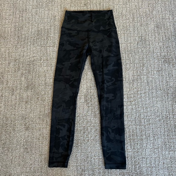 Lululemon Black Camo Leggings - Picture 1 of 4